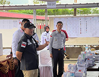 Kepala Kantor Wilayah Kementerian Hukum dan HAM Sumatera Selatan, Dr. Ilham Djaya memantau langsung jalannya pelaksanaan pemilu di Lapas/Rutan/LPKA di kota Palembang, Rabu (14/2). 