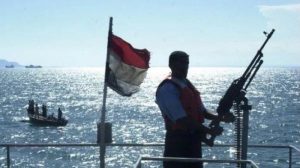 Dalam foto selebaran yang disediakan oleh pusat media Houthi, para petempur Houthi berpartisipasi dalam latihan militer pada 12 Maret 2024, di Sana’a, Yaman. (TRIBUNNEWS.COM/HandOut/Houthi via Getty Images)