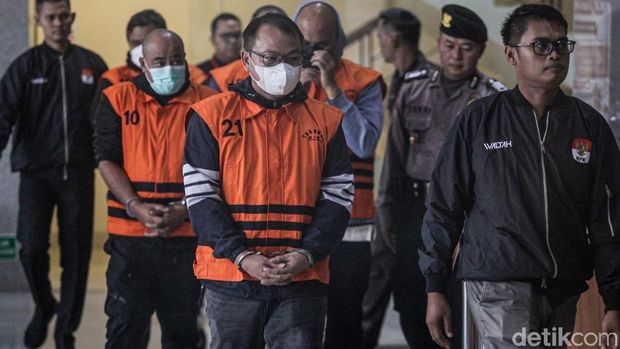 Kadis PUPR Provinsi Sumatera Utara (Sumut), Topan Ginting, serta empat orang lainnya ditetapkan tersangka KPK. (detikcom)