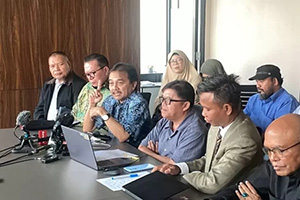 Mantan Menteri Pemuda dan Olahraga (Menpora) Roy Suryo mengungkapkan, surat kabar Kedaulatan Rakyat (KR) edisi Jumat Kliwon, 18 Juli 1980 telah disita oleh Bareskrim Polri/Sindonews.com.