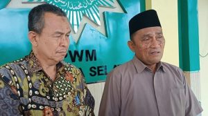 Ridwan Hayatuddin Ketua PWM Sumsel didampingi Sekretaris Wilayah Abdul Hamid saat memberikan keterangan kepada Sripoku.com / sripoku.com