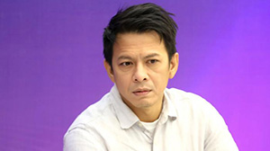 Musisi Ariel NOAH mendatangi gedung DPR RI, kompleks Senayan, Jakarta Pusat, Senin (10/11/2025). Kedatangannya terkait RUU Hak Cipta dan royalty/Tribunnews.com. 