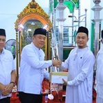 Wagub Sumsel di Masjid Al-Ikhlas, Salurkan Bantuan dan Siapkan Hewan Kurban   