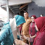 Ketua TP PKK Sumsel Feby Deru Dorong Tenun Serat Nanas Prabumulih Naik Kelas      