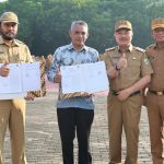 Pimpin Apel Pagi, Harris Bobihoe Bahas Solusi Sampah dan Serahkan Santunan BPJS