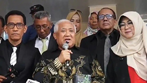 KASUS IJAZAH JOKOWI - Mantan Ketua Umum PP Muhammadiyah Muhammad Sirajuddin Syamsuddin atau dikenal dengan Din Syamsuddin di Mapolda Metro Jaya, Jakarta Selatan, Kamis (12/2/2026). Ia menjadi saksi ahli untuk Tifauzia Tyassuma (Dokter Tifa), tersangka kasus tudingan ijazah palsu Jokowi./Tribunnews.com