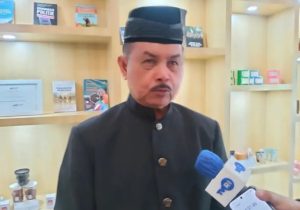 Keterangan gambar,Kepala LKAAM Fauzi Bahar bbc.com .