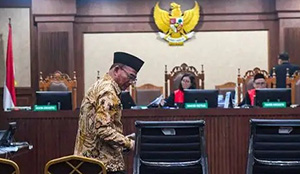 Penasihat Khusus Presiden Bidang Haji Muhadjir Effendy bersiap menjadi saksi dalam kasus dugaan tindak pidana korupsi pada pembagian kuota dan penyelenggaraan haji di Kementerian Agama tahun 2023-2024 di Pengadilan Tipikor, Jakarta, Selasa (1/9/2026). (Foto: Inilah.com/Antara)