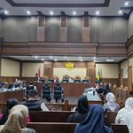 Terungkap dari Persidangan, aanggota DPR Terima 1500 Riyal