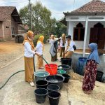Paguyuban Guru ASN P3K Purwanegara Salurkan Bantuan Air Bersih untuk Warga Terdampak Kekeringan